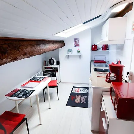 Appartement 9 Classe 2 Etoiles Carcassonne