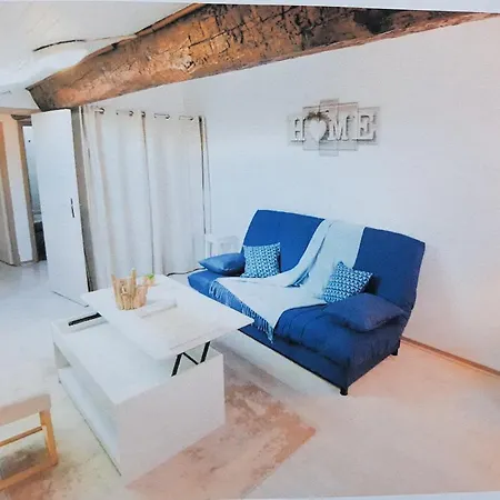 Apartment 9 Classe 2 Etoiles